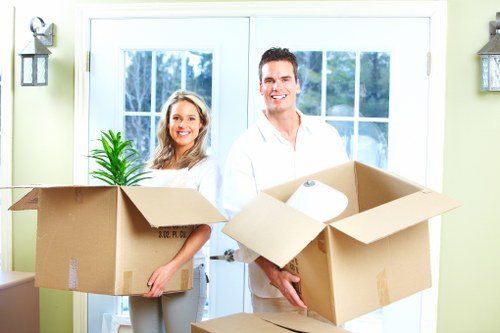 Different sizes of removal vehicles suitable for Marylebone moves
